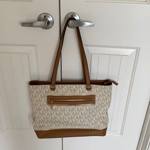 Michael Kors Purse (Tan and White)